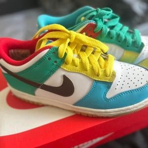 DUNK LOW SE 'FREE.99 - WHITE'